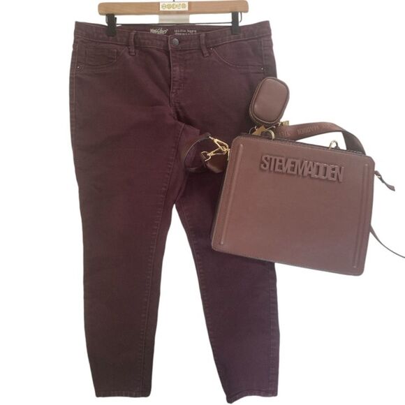 Mossimo Supply Co. Denim - MOSSIMO by Target burgundy denim mid rise jeans // 14